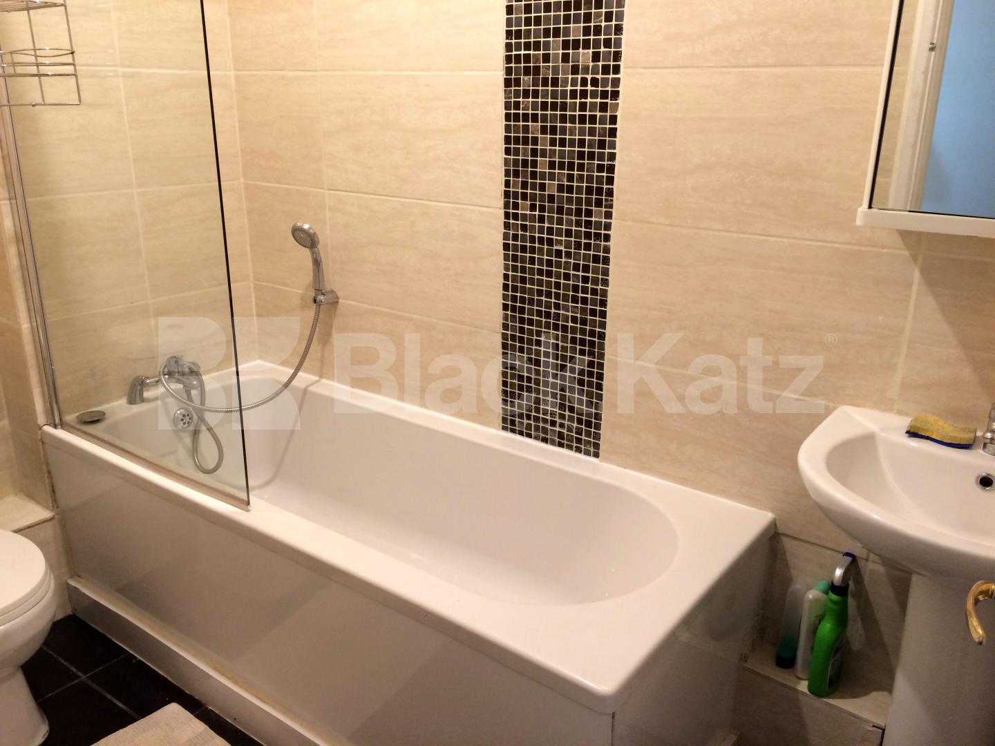 			UNDER OFFER, 2 Bedroom, 1 bath, 1 reception Apartment			 Metro Central Heights, Newington Causeway, Elephant and Castle